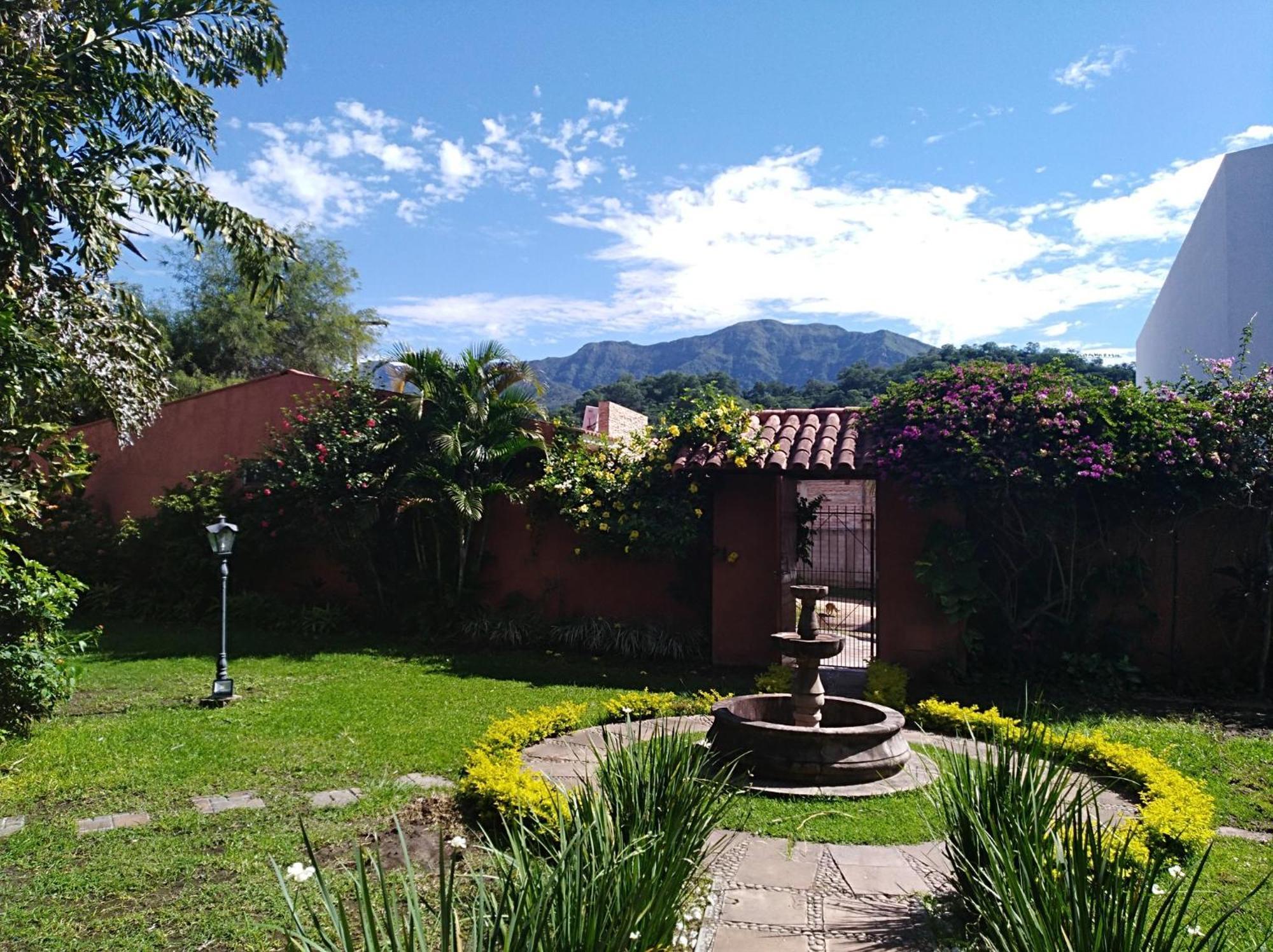 Hotel La Casona Camiri Exterior foto