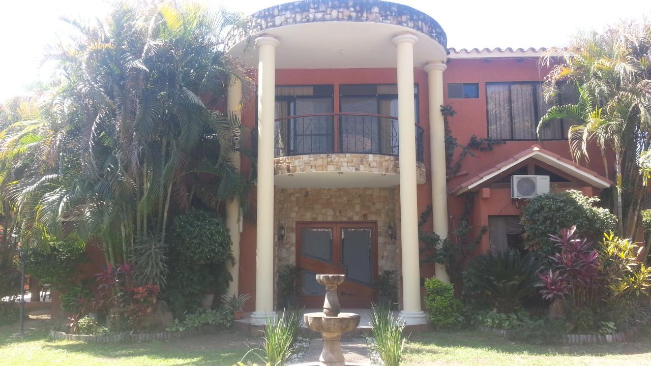 Hotel La Casona Camiri Exterior foto